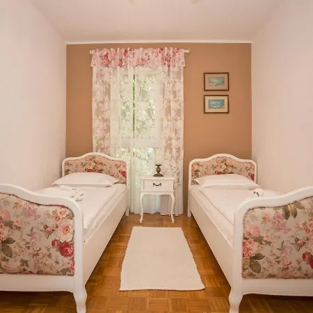 Apartment Tereza *